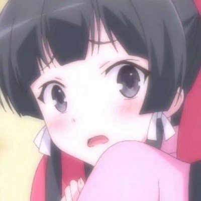 保姆将幼童关狗笼自己只顾玩手机